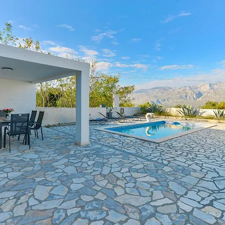 Anna With Pool, Zadar County Villa