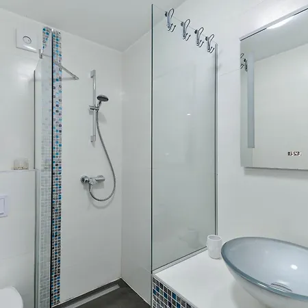 Anna With Pool, Zadar County Villa *