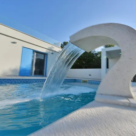 Anna With Pool, Zadar County Villa *