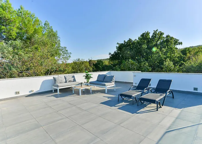 Villa Anna With Pool, Zadar County *