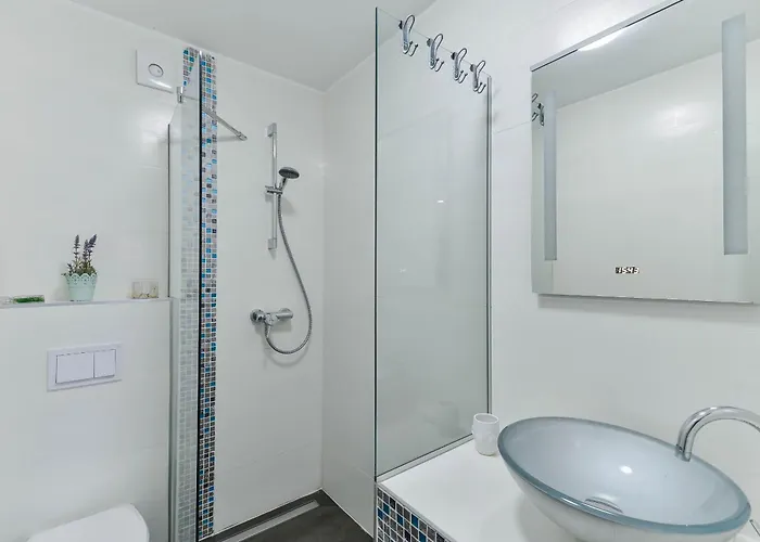 Anna With Pool, Zadar County Villa *