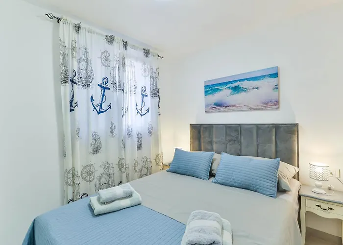 Anna With Pool, Zadar County Villa