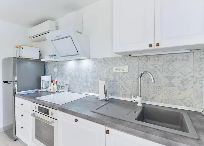 Villa Anna With Pool, Zadar County