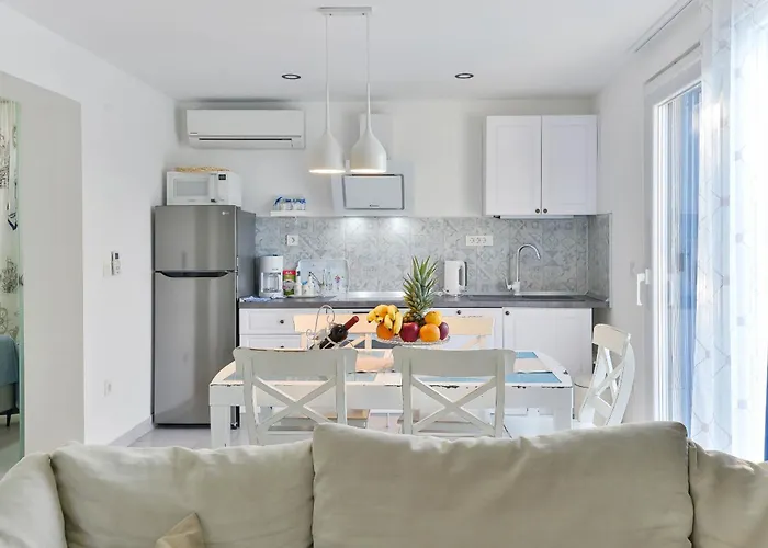 Anna With Pool, Zadar County Villa *