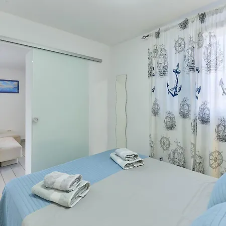 Anna With Pool, Zadar County 维耶拉克