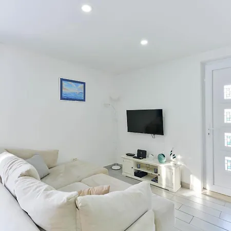 Anna With Pool, Zadar County