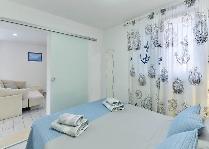 Anna With Pool, Zadar County Виньерац