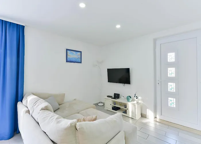 Anna With Pool, Zadar County