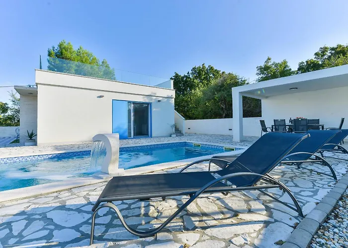 Вилла Anna With Pool, Zadar County *